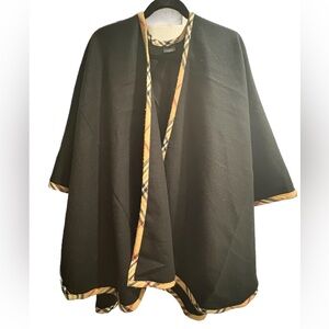 Chic Black Women's Poncho with Plaid Accents